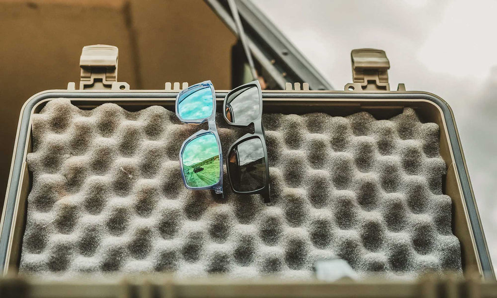 Wiley X WX AXE — Captivate Polarized - Green Mirror - Amber, Gloss Crystal Grey